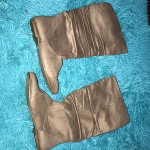 TAN/BROWNISH BOOTS SIZE:9 WOMENS